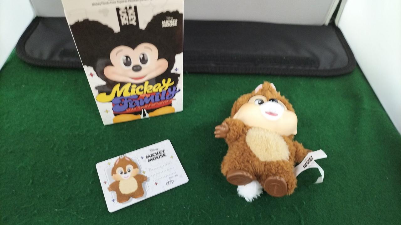 開封品です。
現状品での販売となります。