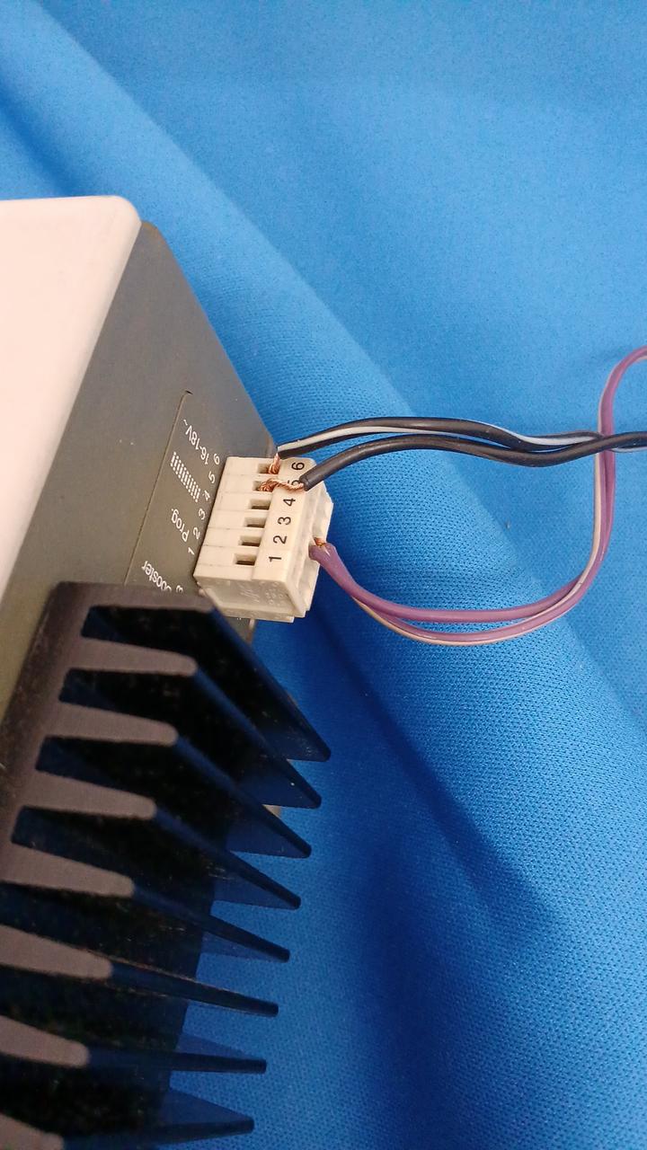 ACアダプターからの結線状態