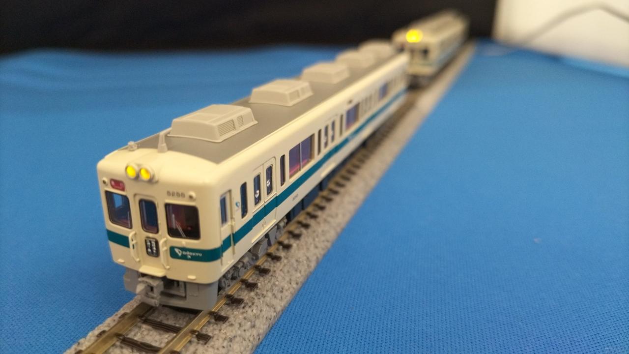 4両セット前照灯点灯OK