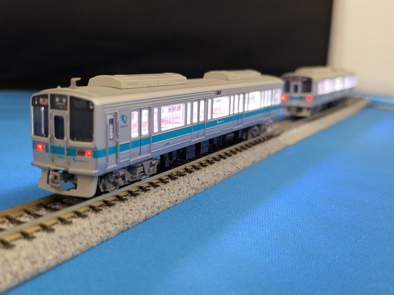 1069編成尾灯、室内灯点灯OK