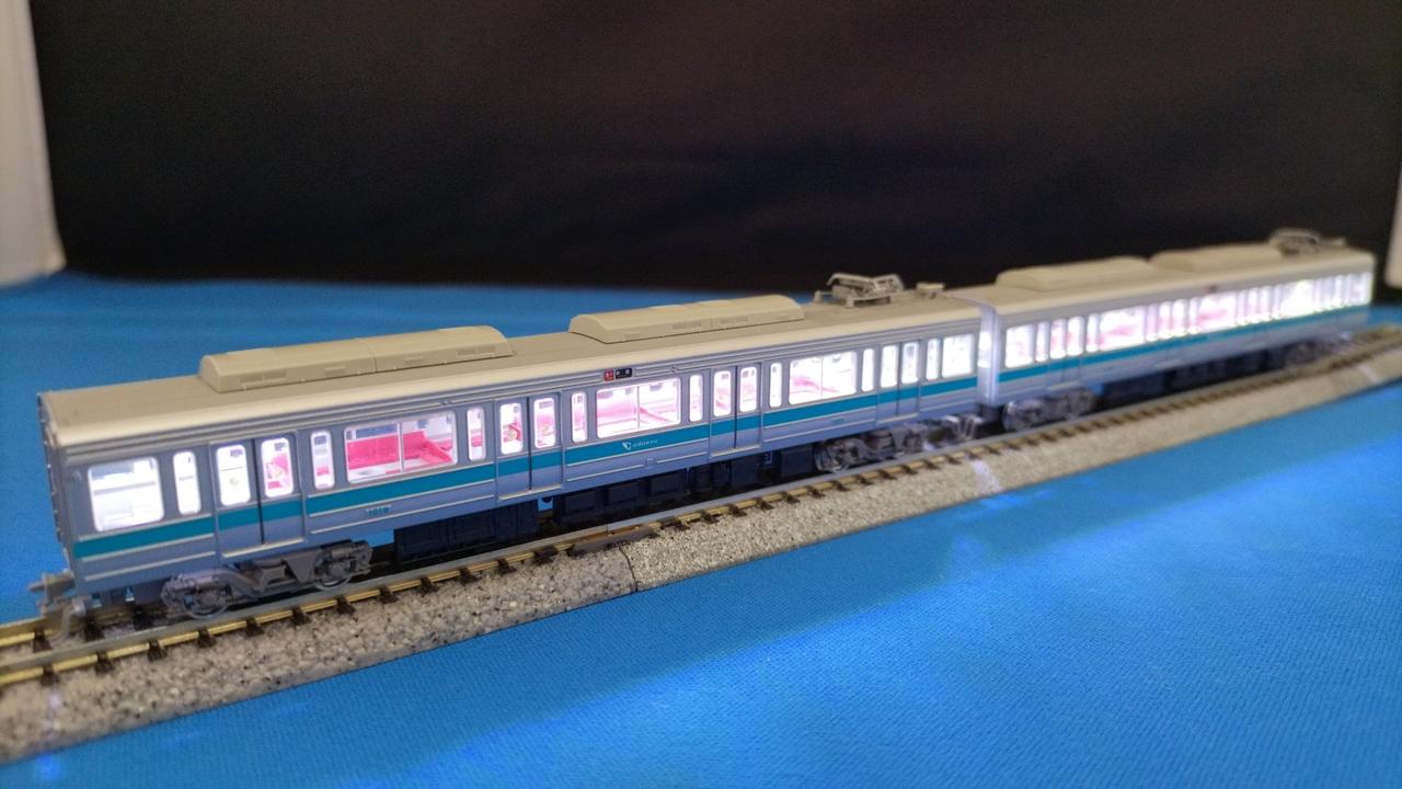 1069編成中間車室内灯点灯OK