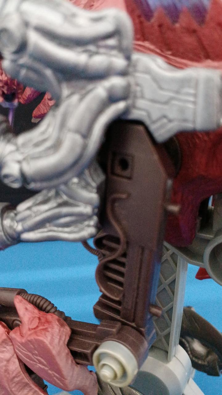 右後足関節パーツ一個欠品