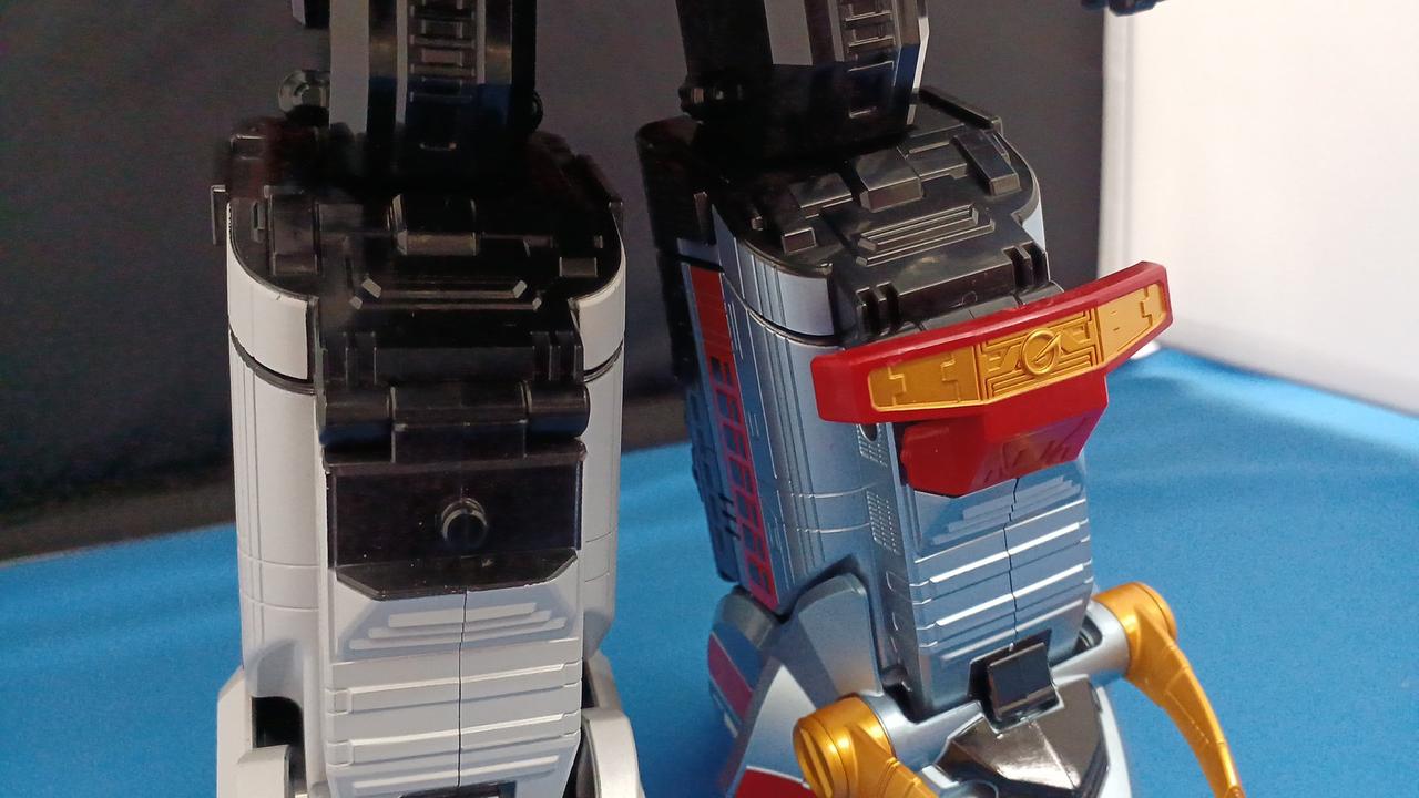 エンジンティライン後部ウイング欠品