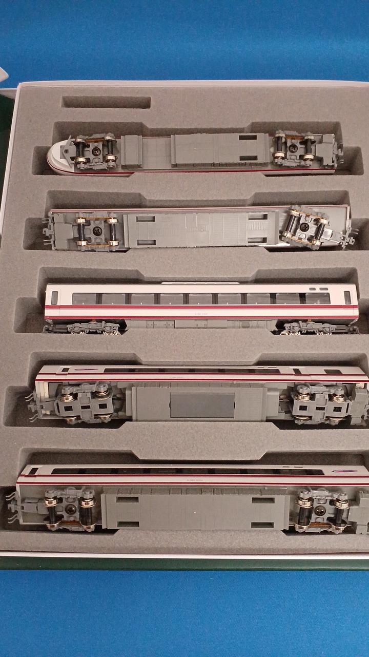 車端部パーツ取付有