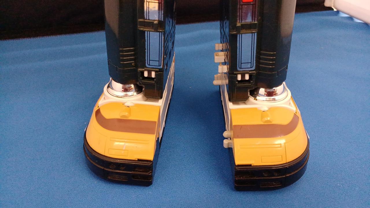 プラ成形変色有