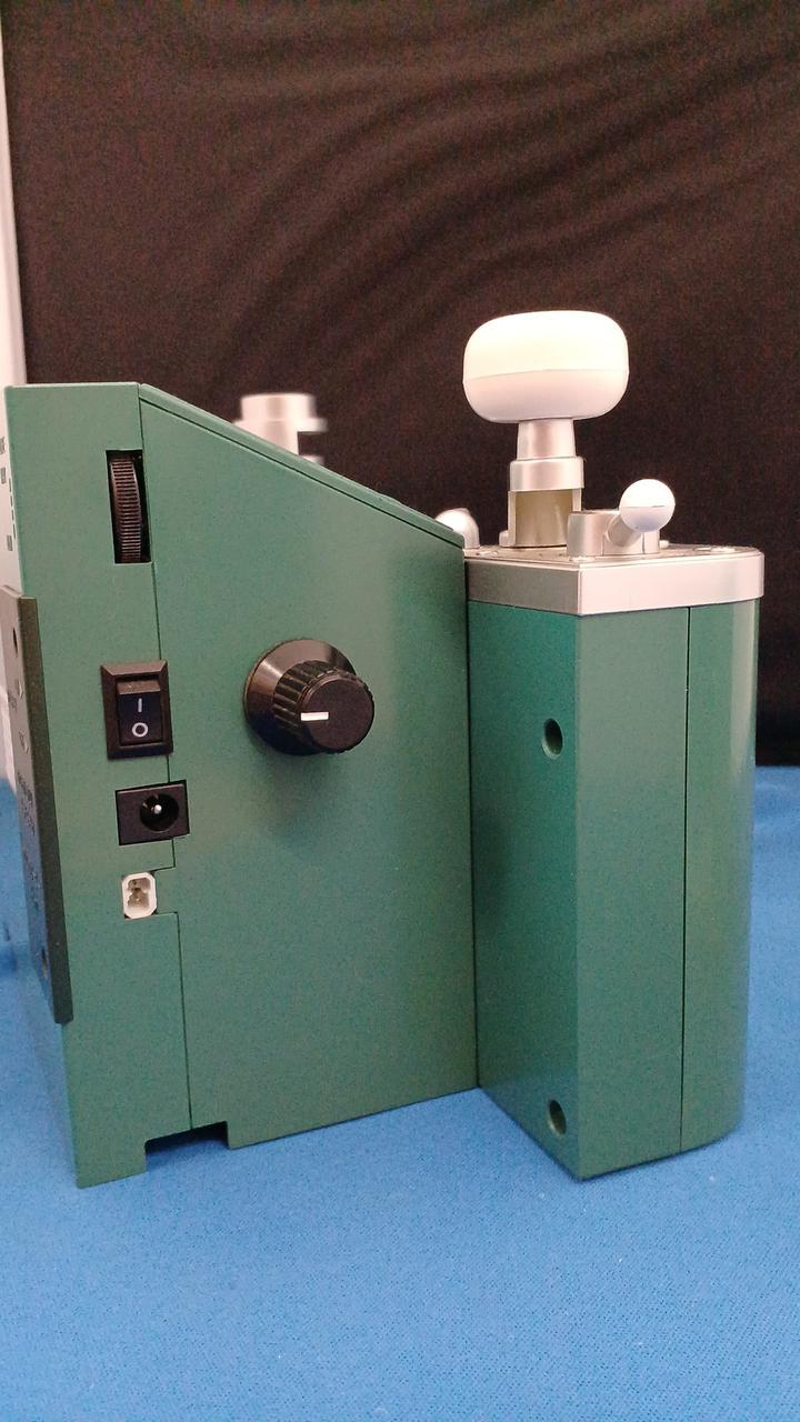 本体プラ部分変色有