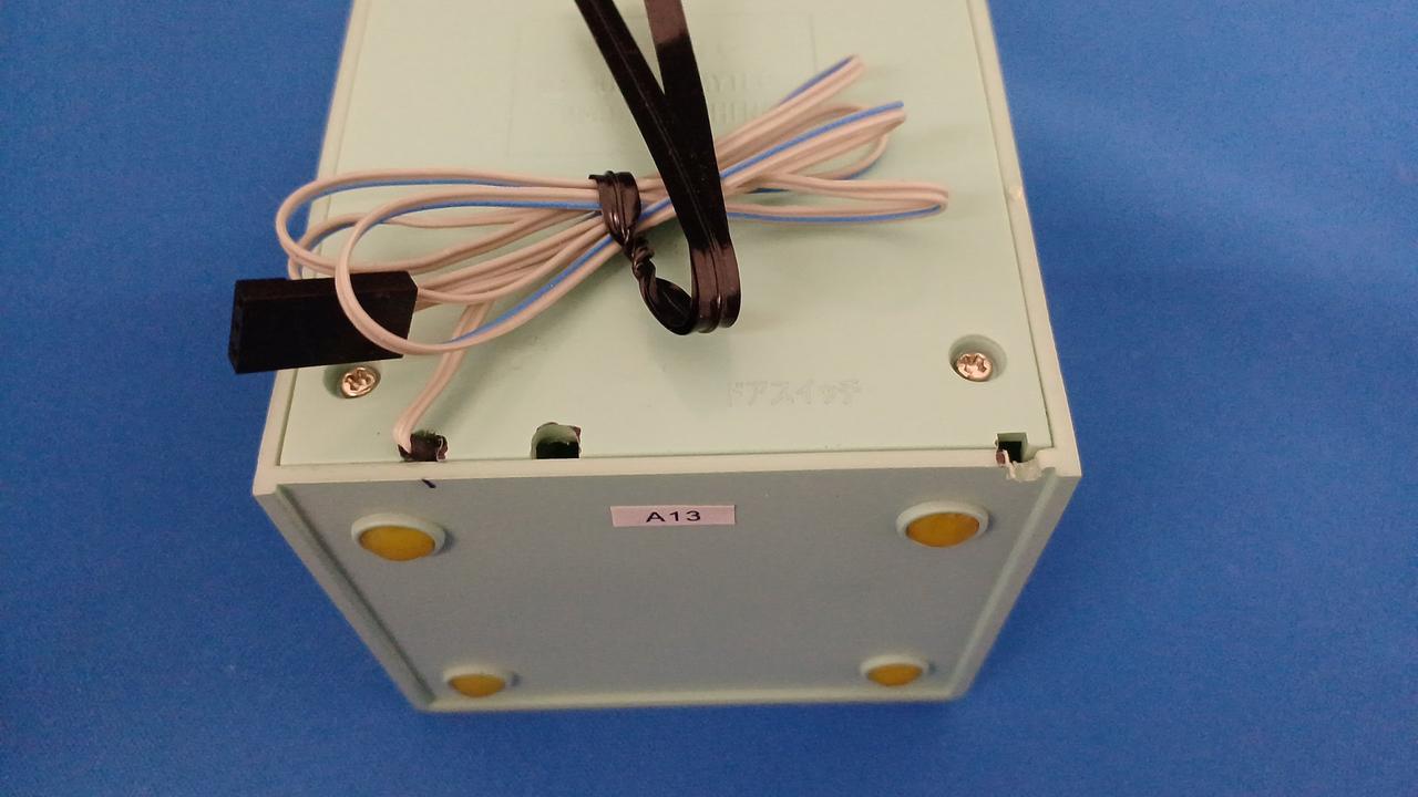 ドア開閉器配線改造跡有