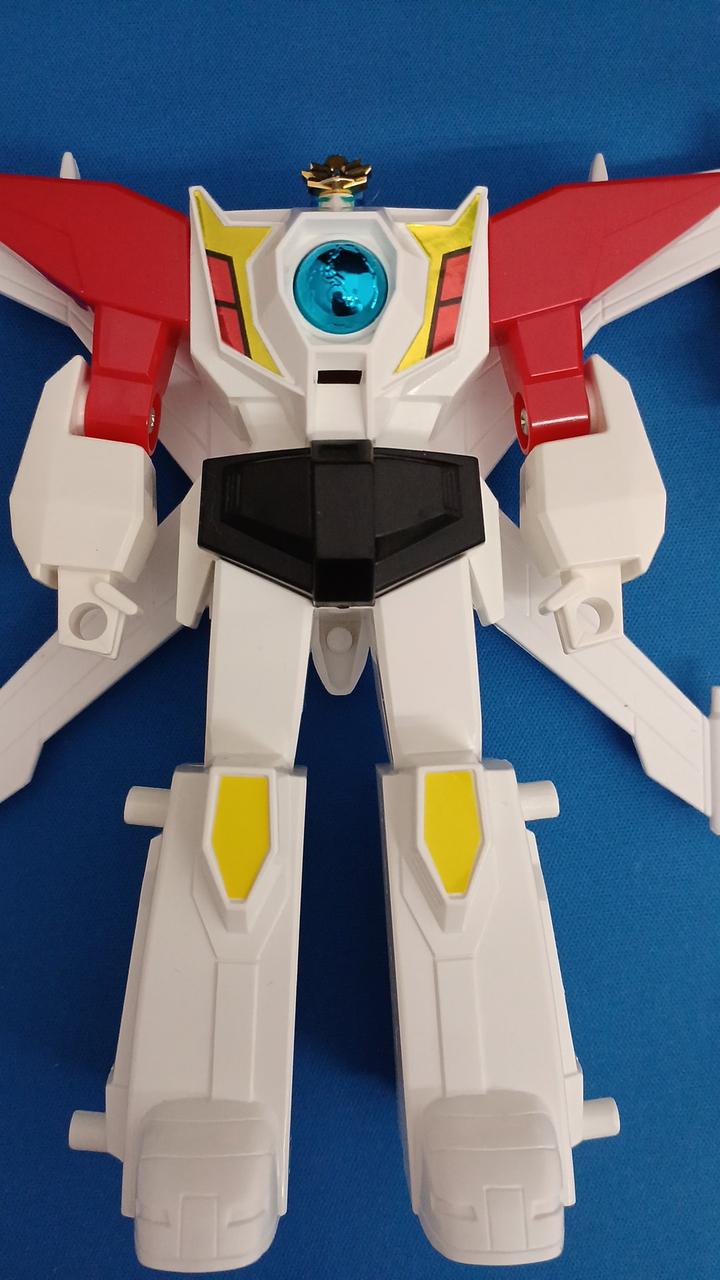 プラ白成型うっすらと黄変有