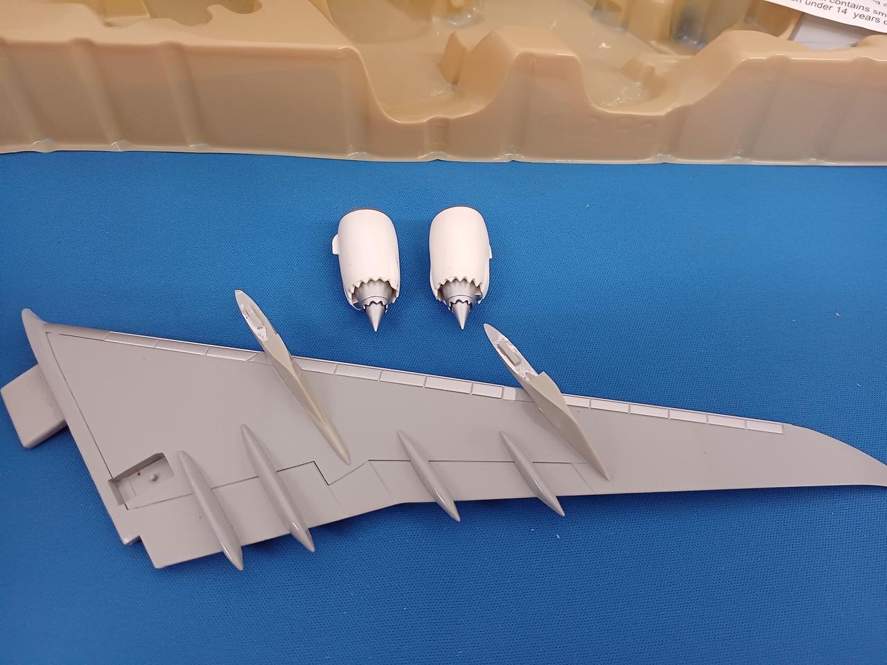 片側翼エンジンパーツ脱落有