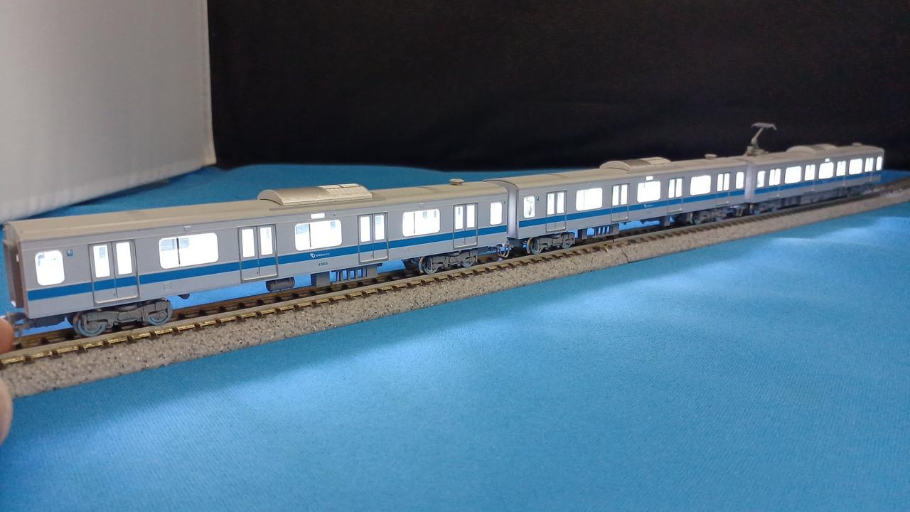 中間車室内灯点灯OK