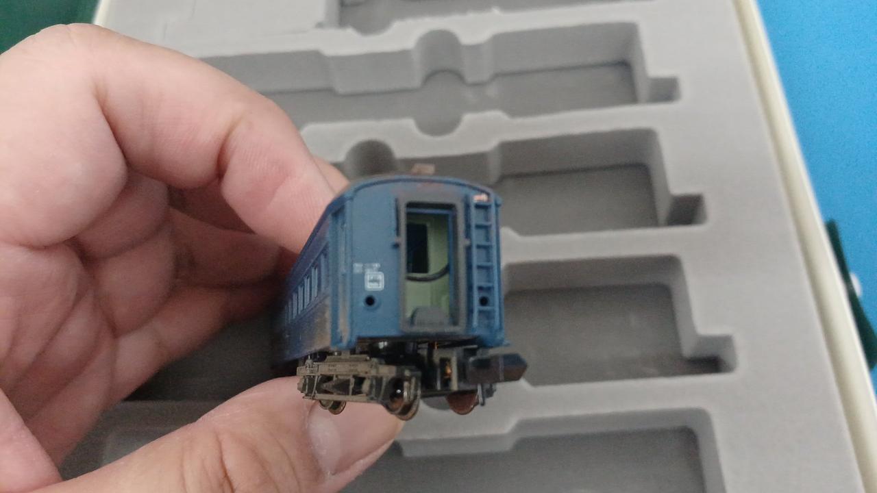 オハフ33ブルー尾灯プリズム欠品