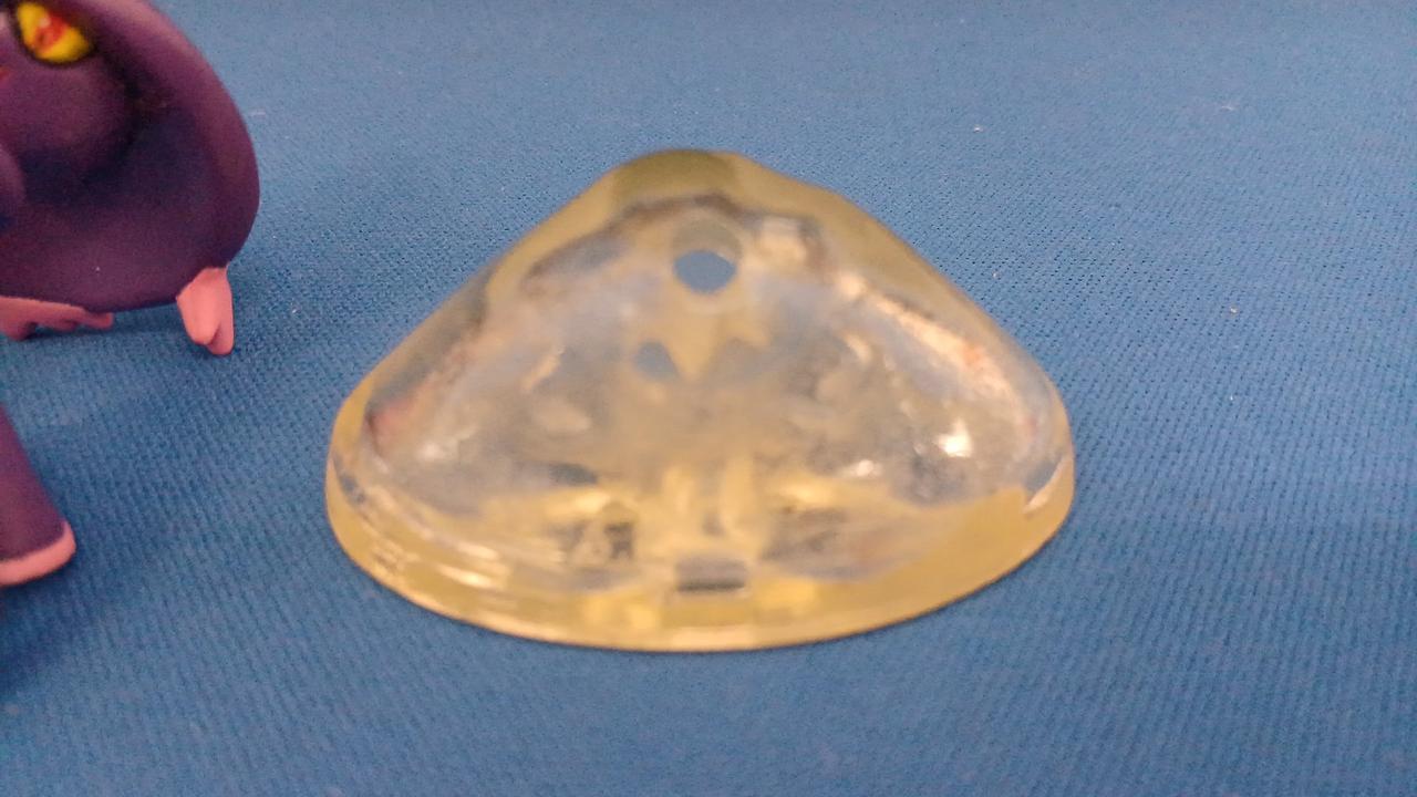 台座黄ばみ有