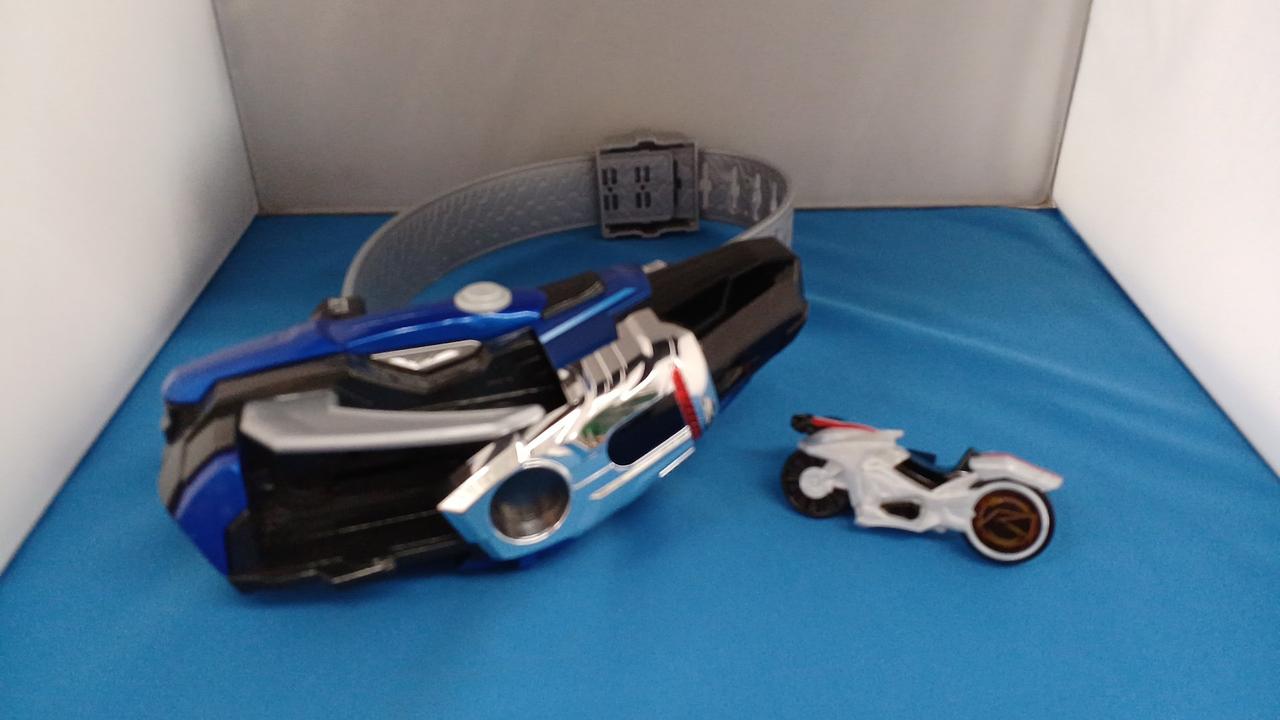 現状品での販売です。シグナルマッハ付属。