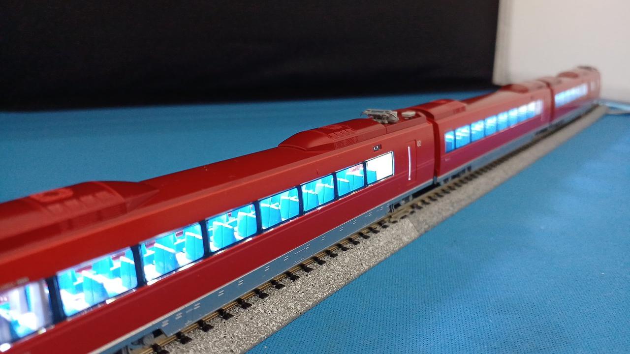 中間車室内灯点灯OK