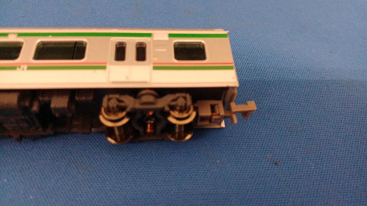 クモハE721-14カプラー成形色違い有