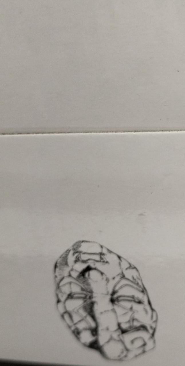 イラスト上あたり、へこみあり