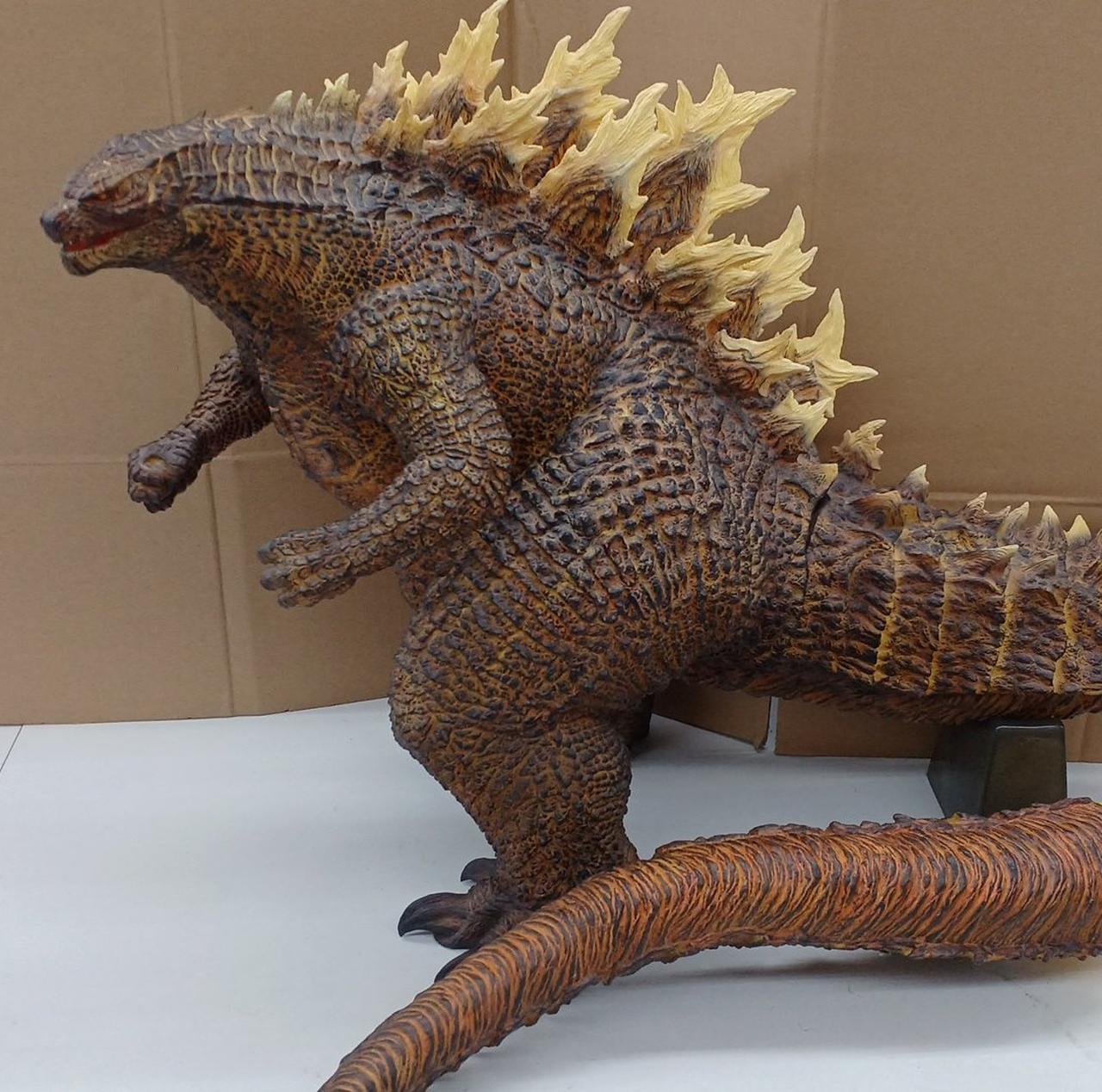 尻尾とれた状態での販売になります。