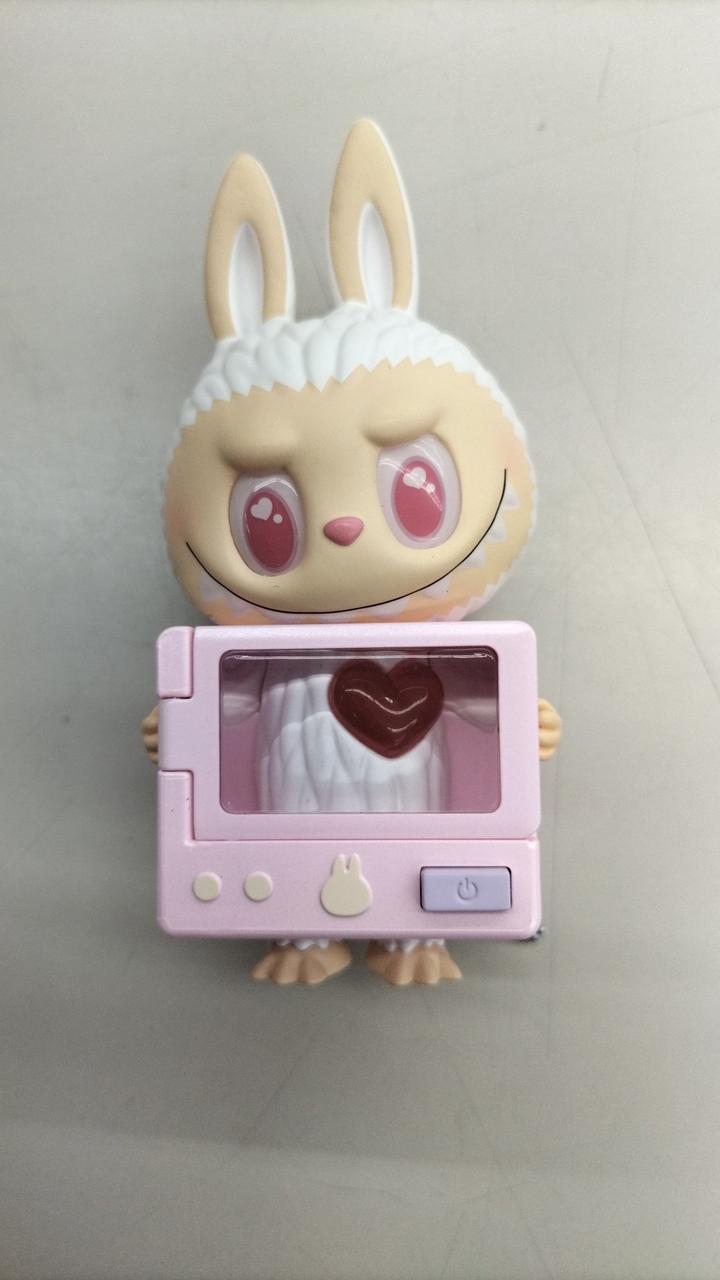 10/6限り値下げ中　pop mart ラブブ サカイ × セブンティーンのラブブ、約453万円で落札 ファレルの