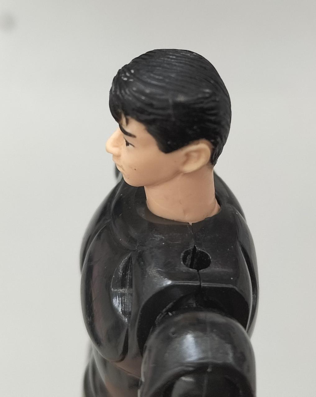 頭髪の塗装が若干剥がれています