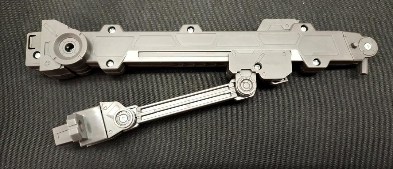 支柱接続パーツ結合済