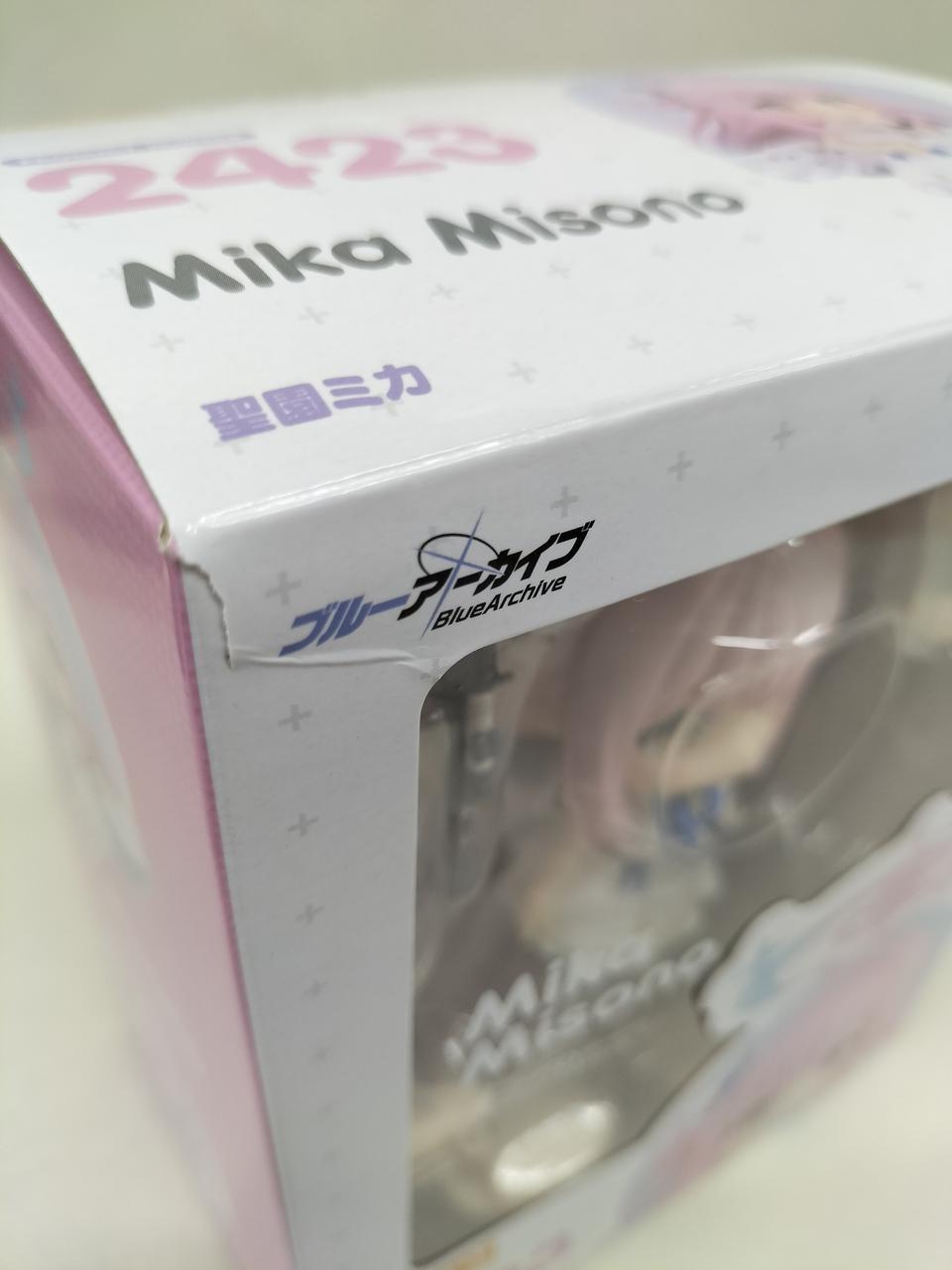 外箱にイタミあり