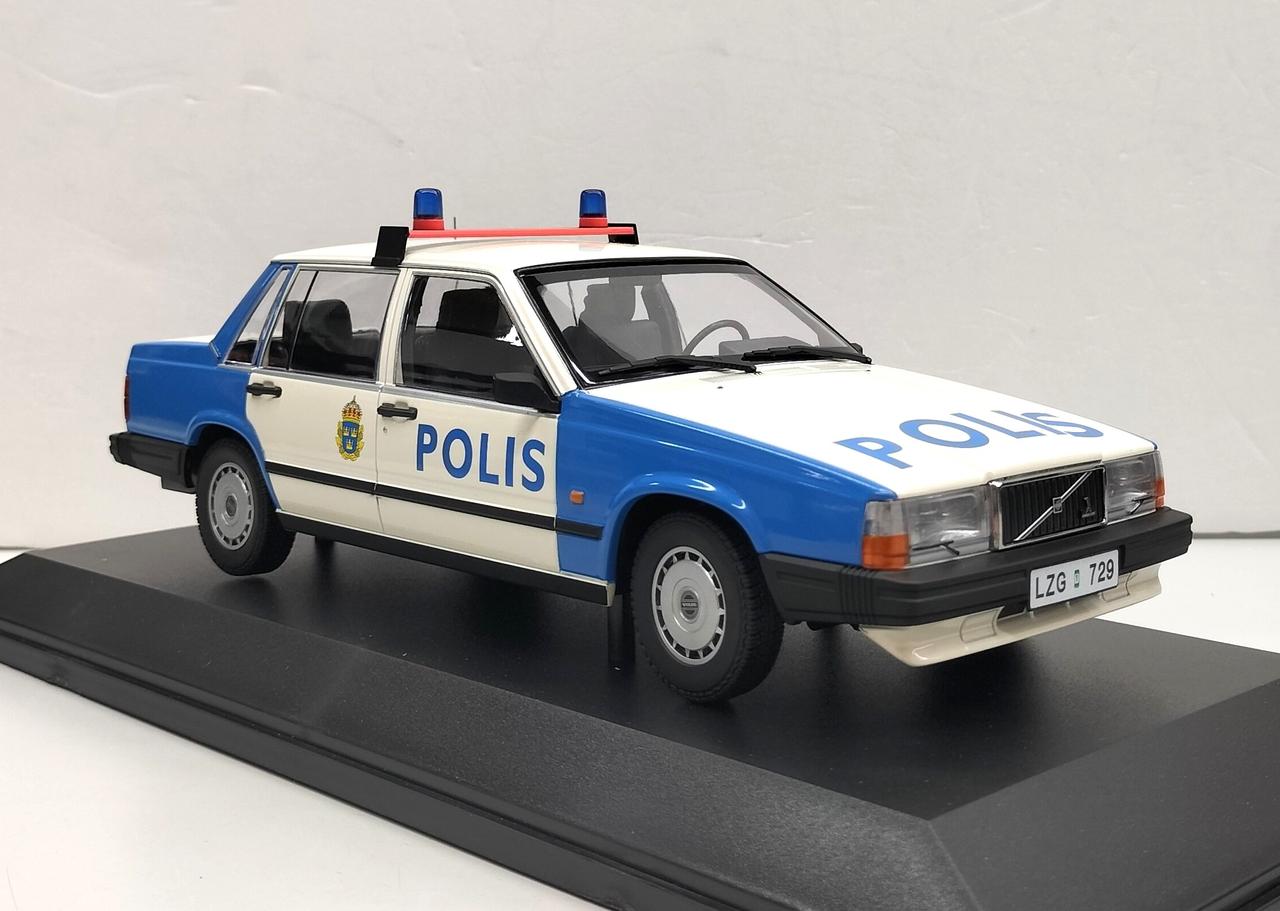 ミニチャンプス ボルボ240 GL パトカー ミニチャンプス ○ 1/18 ボルボ 〓 240 GL / 1986年 ペトロール