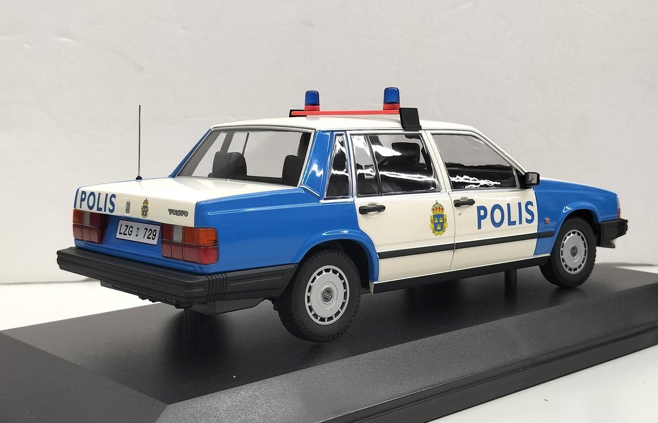 ミニチャンプス ボルボ240 GL パトカー ミニチャンプス ボルボ240 GL パトカー - メルカリ