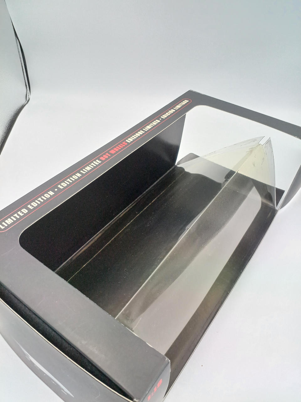 プラスチック部分はがれています