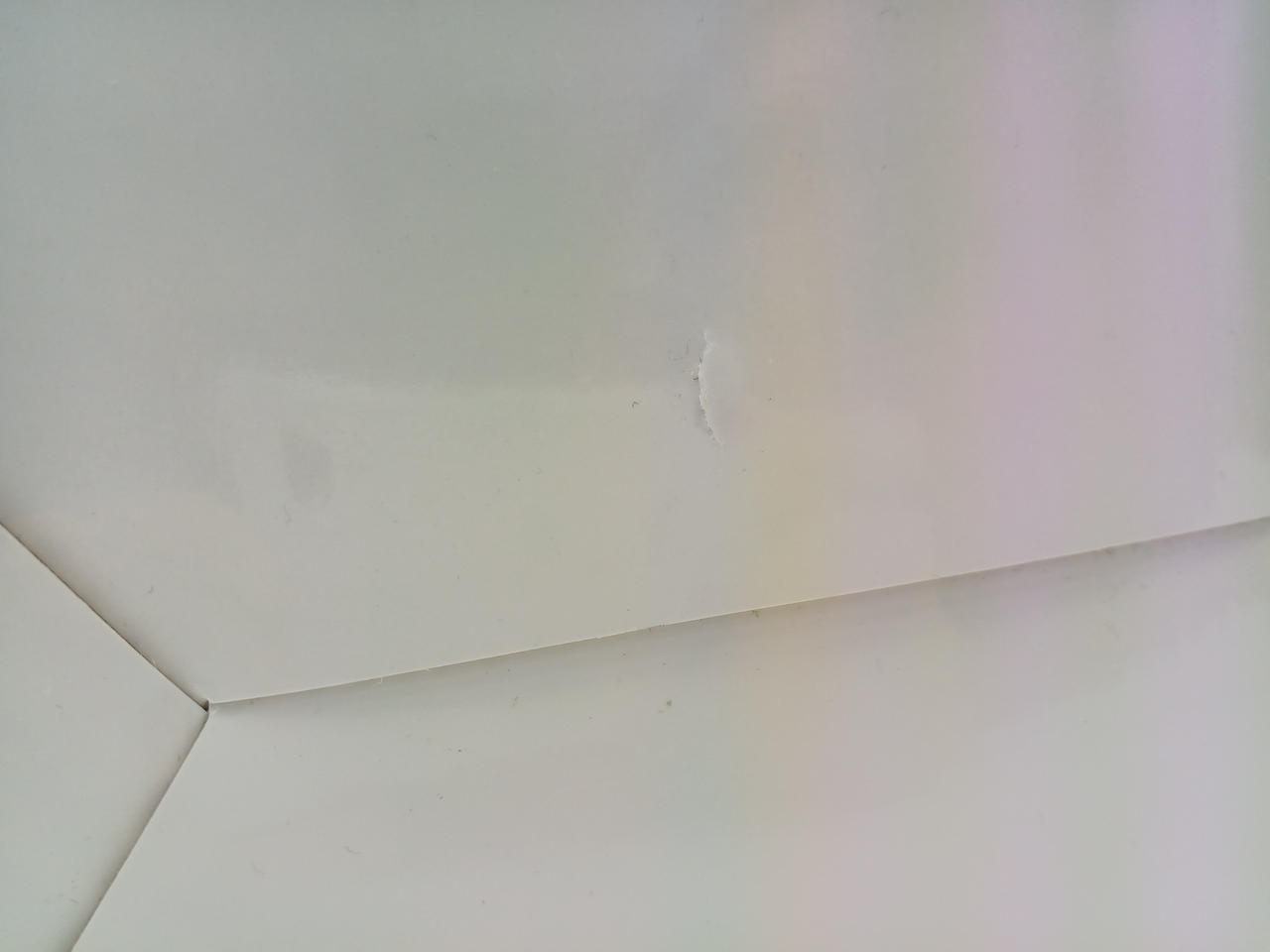 少々傷みがございます。
