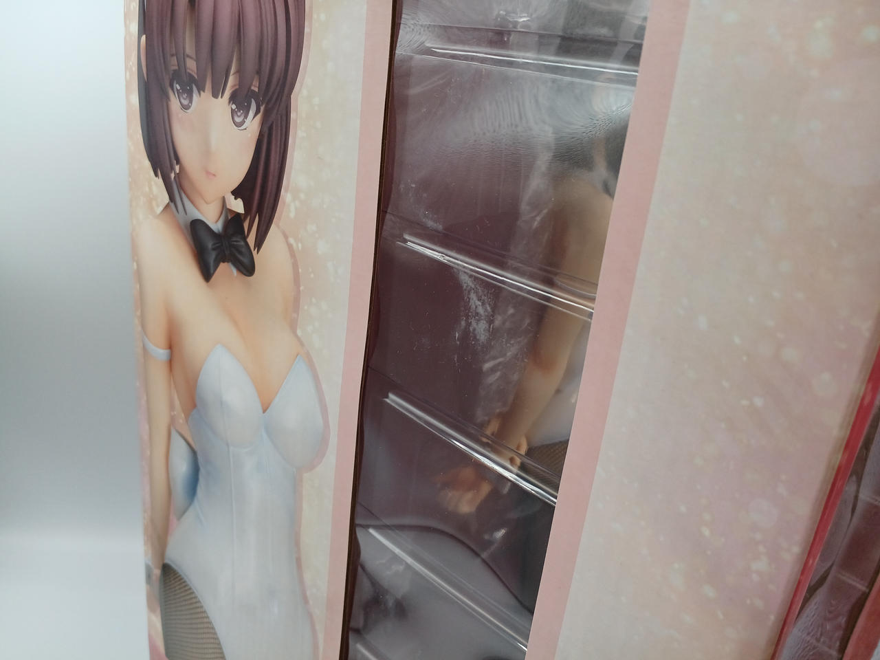 外箱側面にキズ・ヨゴレがございます。