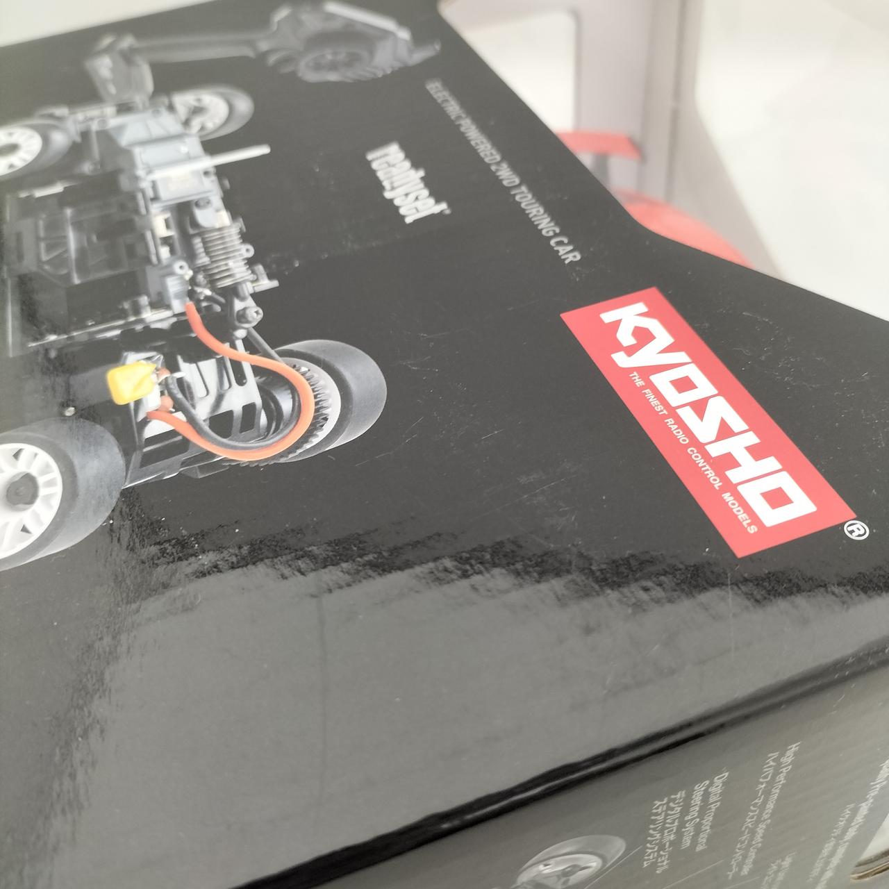 ※外箱擦れダメージあり