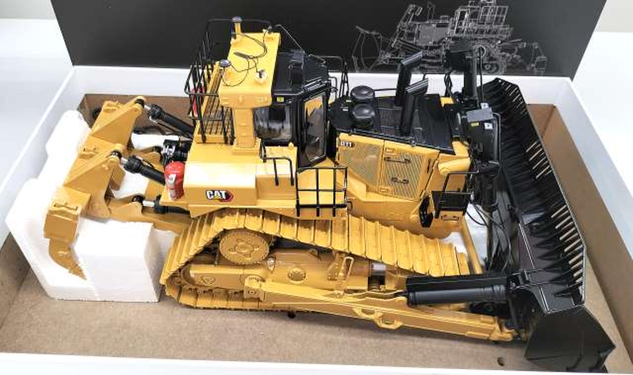 (未使用･未開封品)　プラッツ DM85025 1/50 Cat D11R ブルドーザ 0pbj0lf Amazon.co.jp: プラッツ DM85025 1/50 Cat D11R ブルドーザ