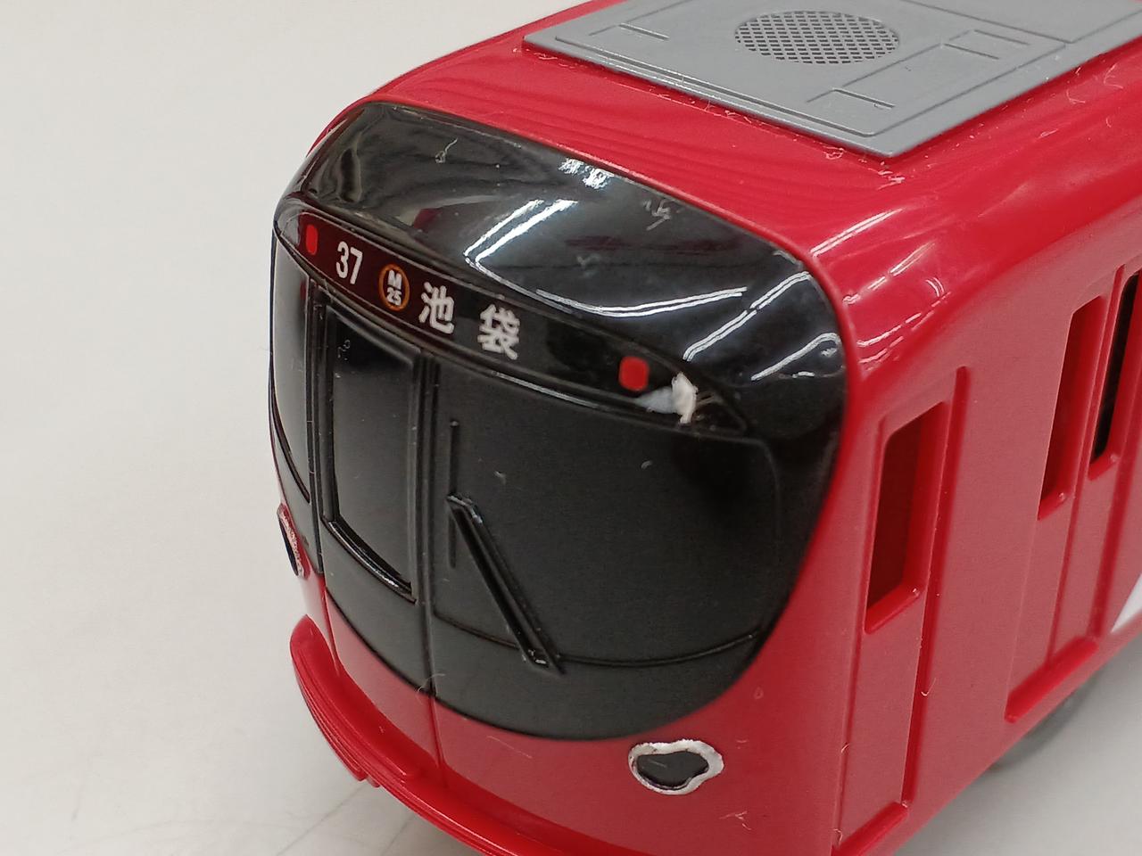 シール剥がれあり