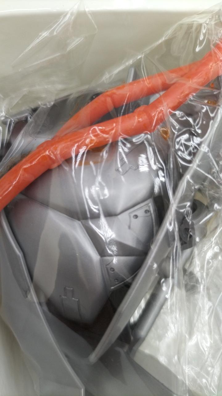 袋未開封 赤いパーツ劣化で溶けてます。