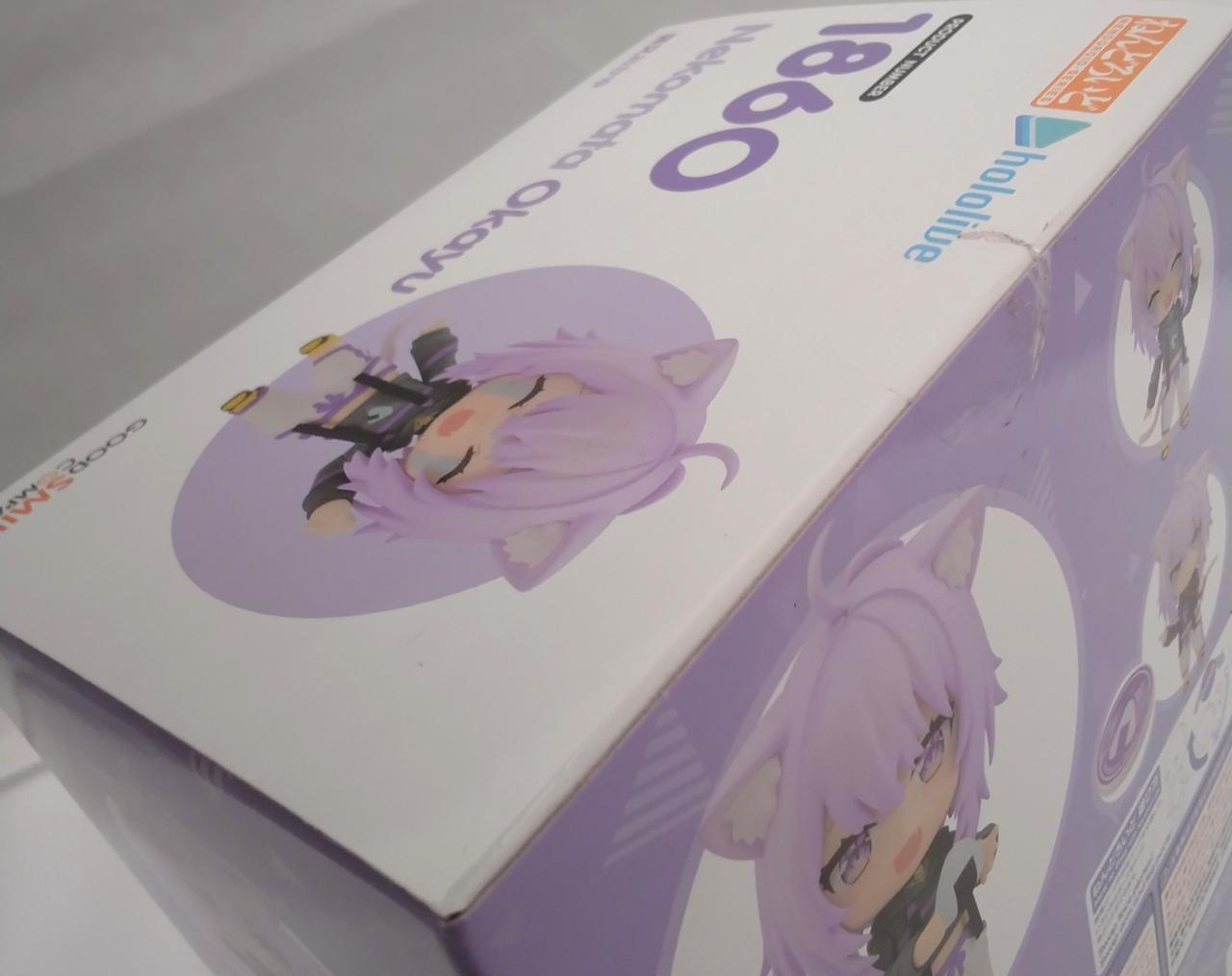 テープに少し汚れ、剥がれ有り