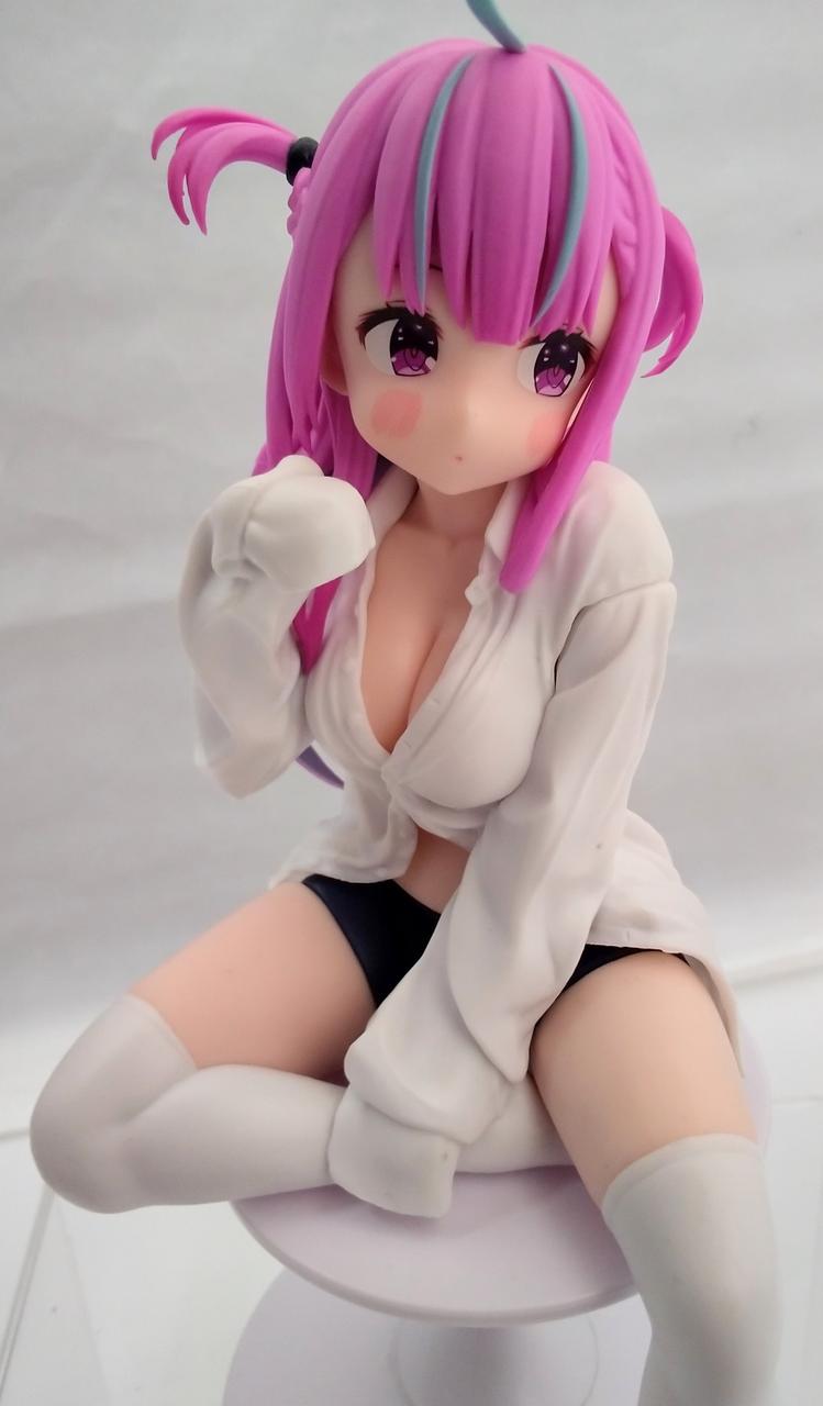 右袖(真ん中・袖部分)、左太ももに汚れ有