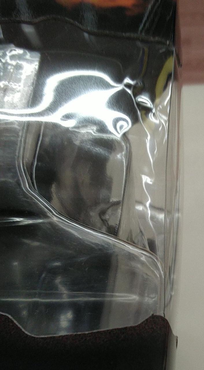 透かし部分凹み