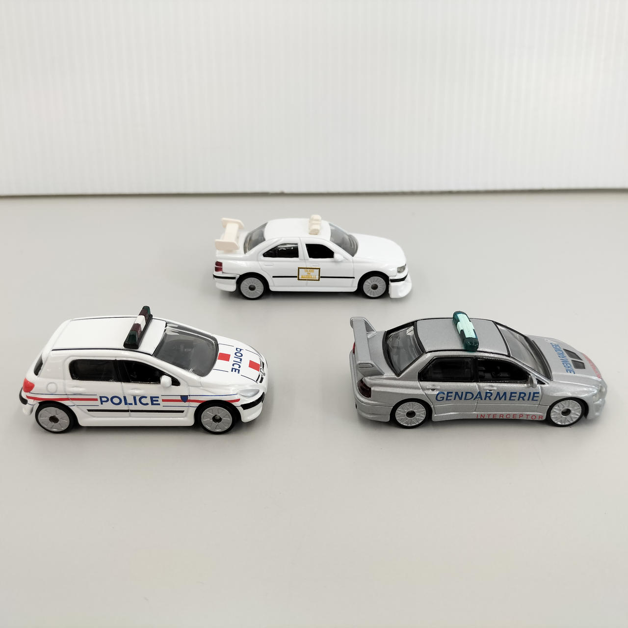 キャラウィール ホットウィール CWUE TAXI3 タクシー3 ミニカー キャラウィール ホットウィール CWUE TAXI3 タクシー3 ミニカー