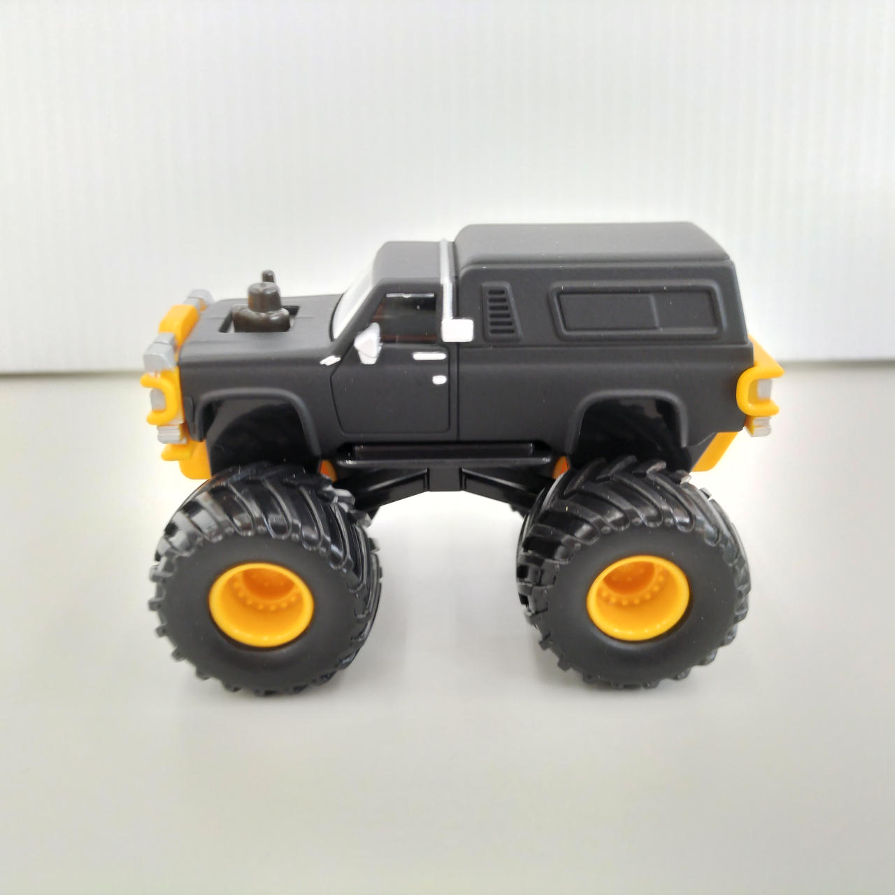 キャラウィール アルティメッドエディション　TAXi③　CWUE Amazon.co.jp: ホットウィール キャラウィール アルティメッド