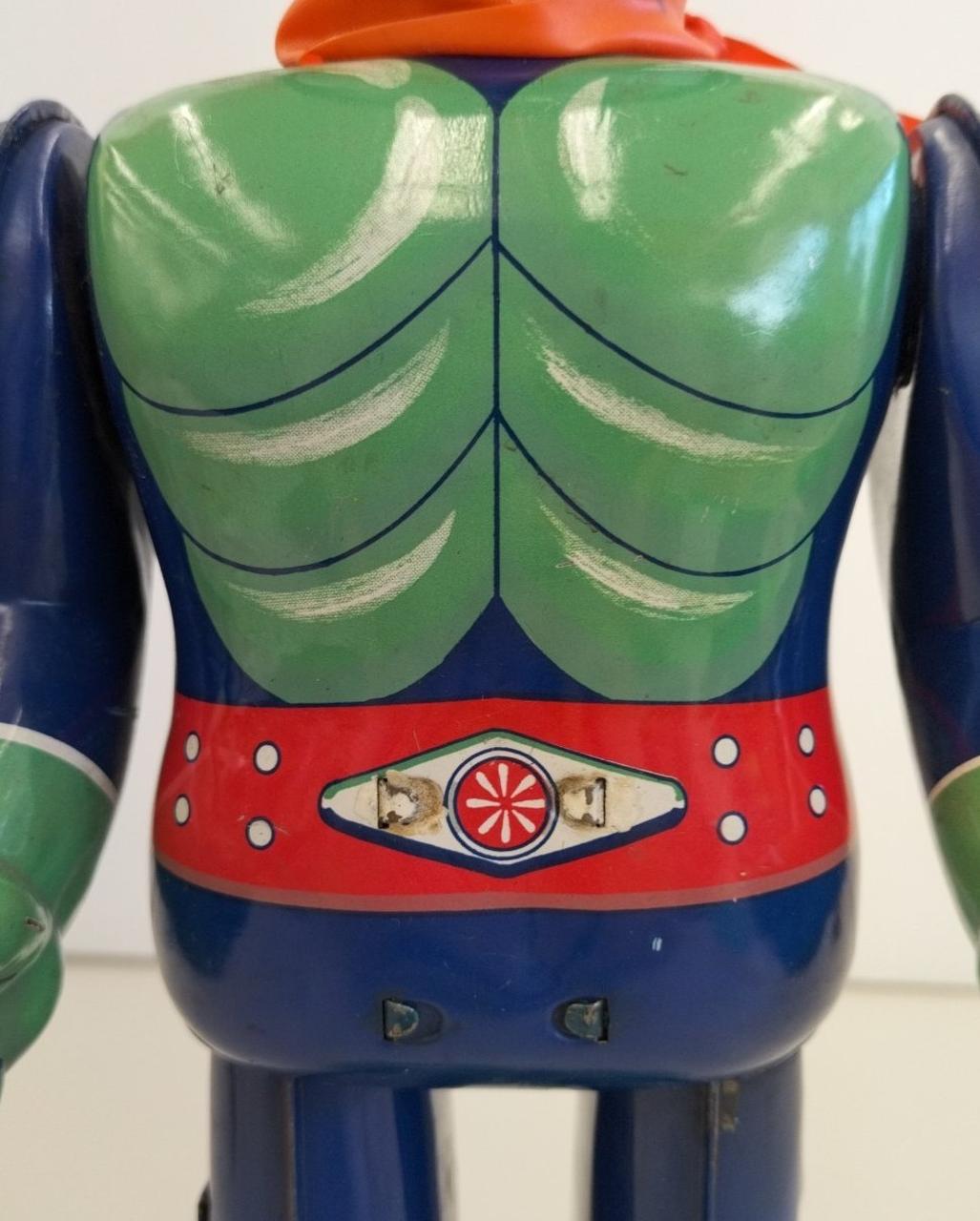 ブルマァク【仮面ライダー電動歩行 錆有 電池蓋リメイク動作不良】ブリキ製 TIN ブルマァク【仮面ライダー電動歩行 錆有 電池蓋リメイク動作不良