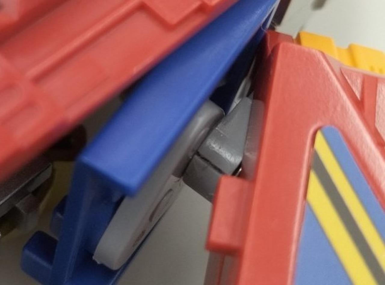 サンダージェット腕関節部分割れあり