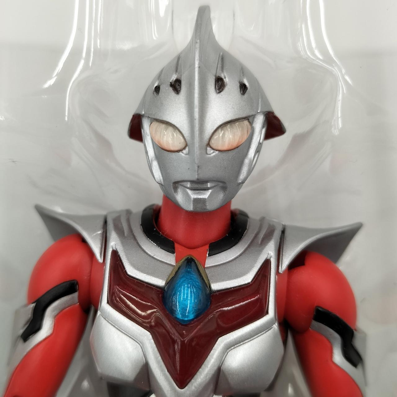 顔に軽い塗装ハゲあり