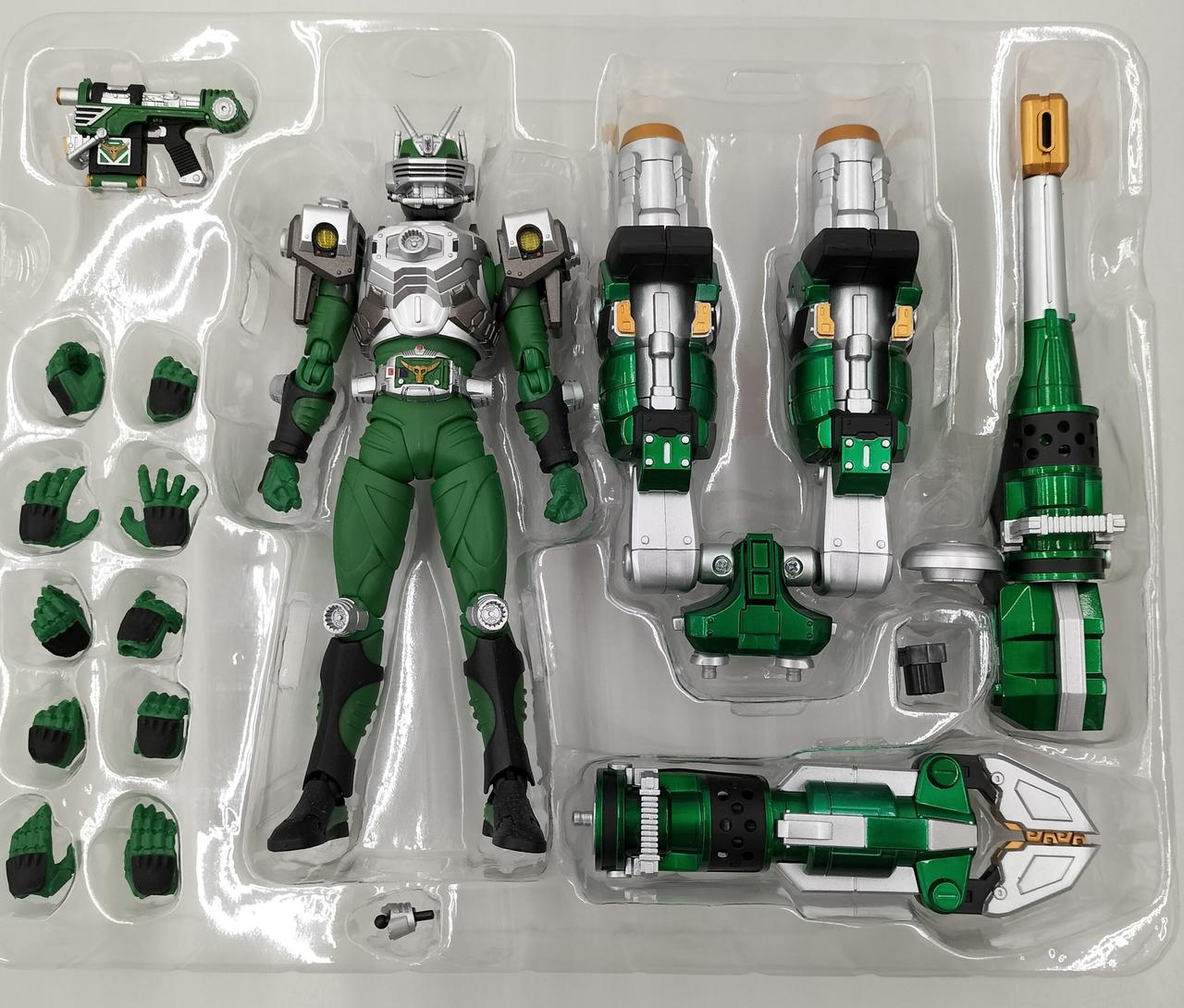 バンダイ(BANDAI)|S.H.FIGUARTS 仮面ライダーゾルダ|【ハードオフ公式