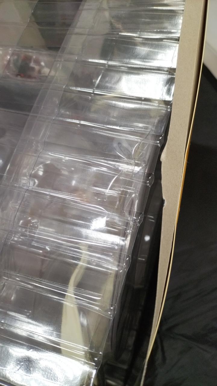 ブリスター一部歪みあり