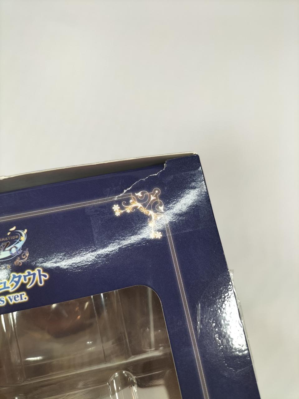 箱上面破れあり
