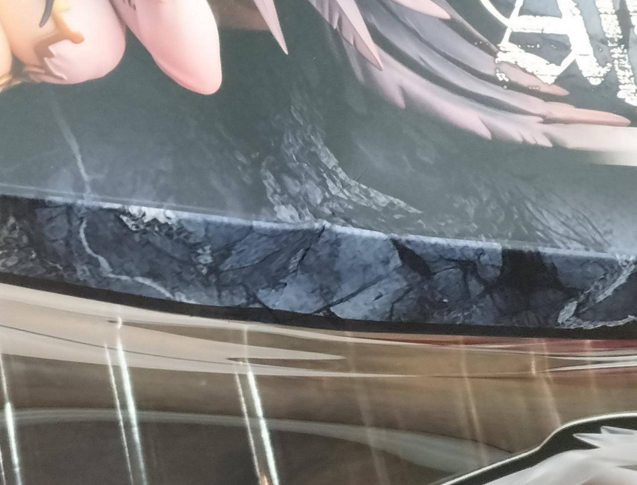 箱上部に傷み、ブリスター歪みあり