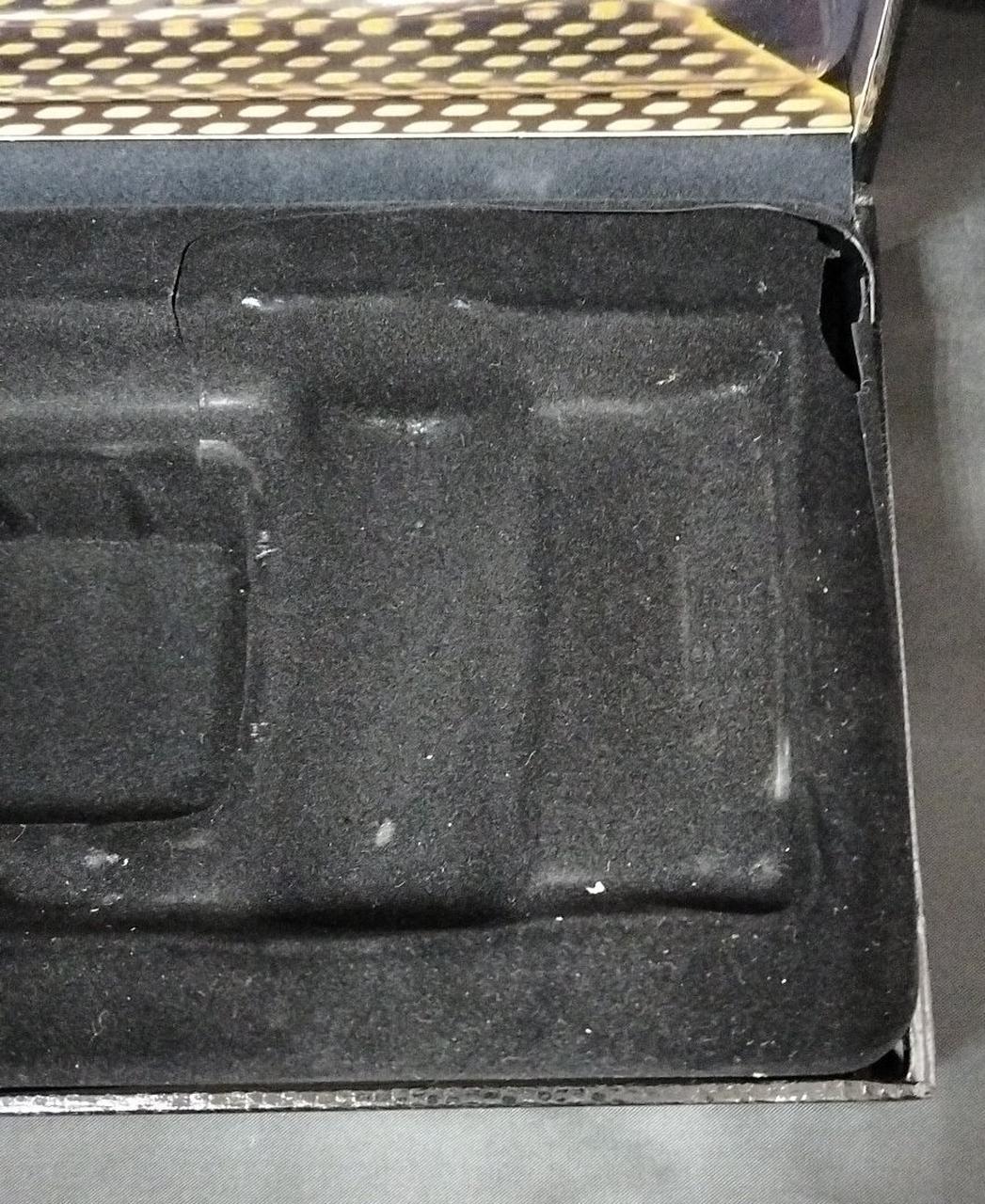 箱の中が割れています