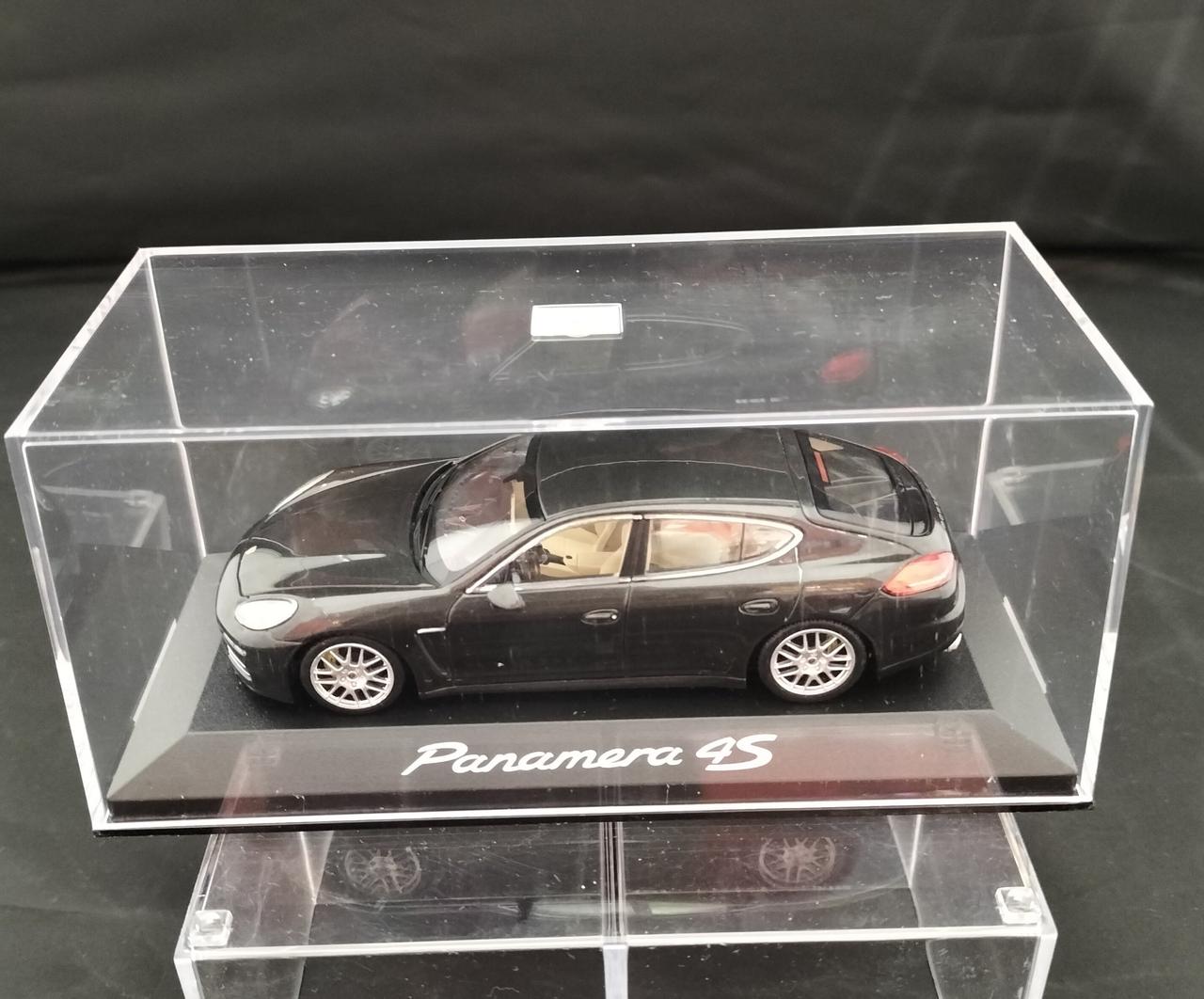 ケースに細かい傷あり