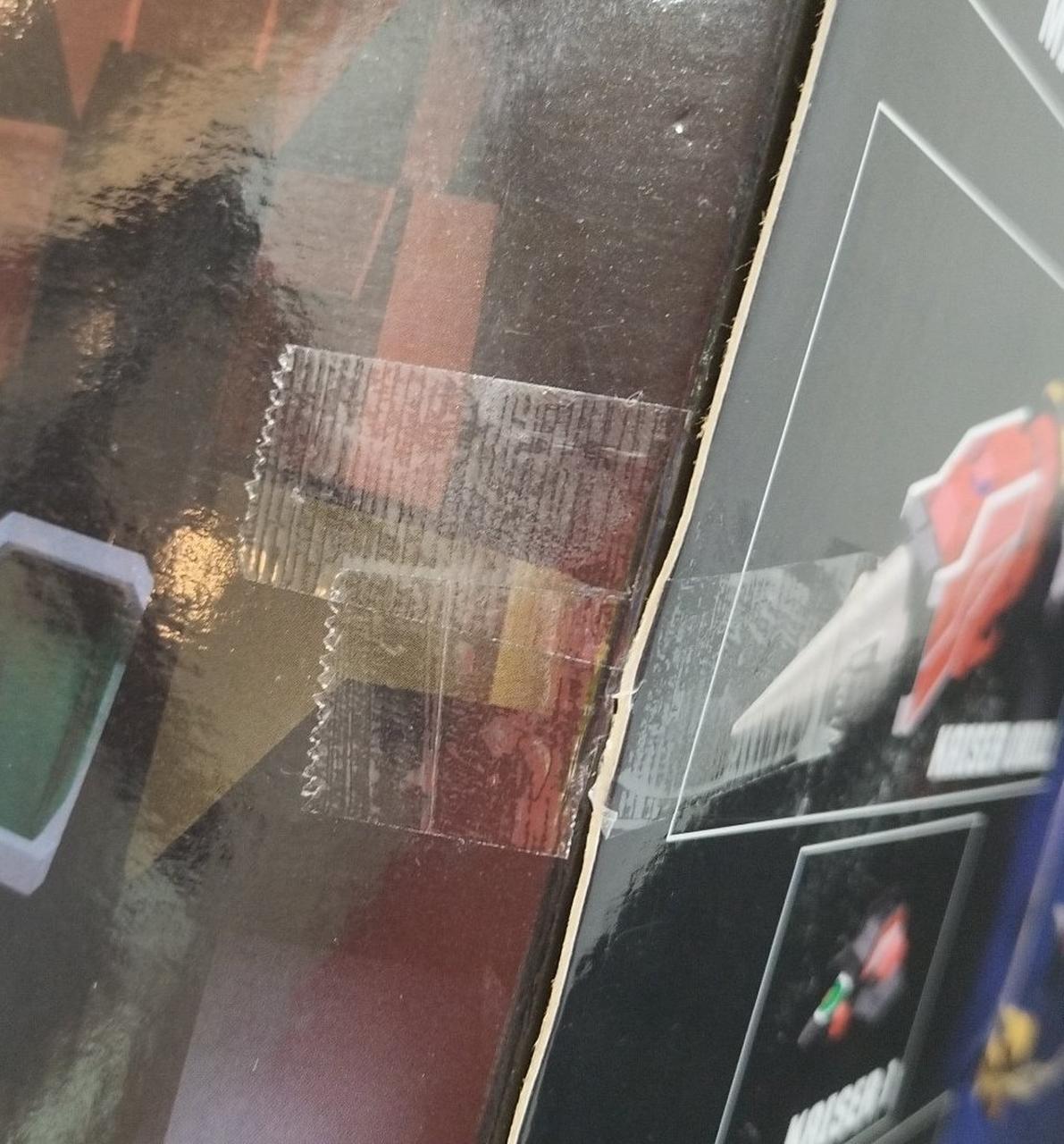 テープによるベタつきあり