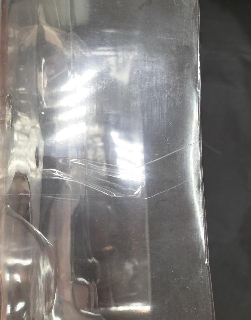 中のブリスターにキズあり